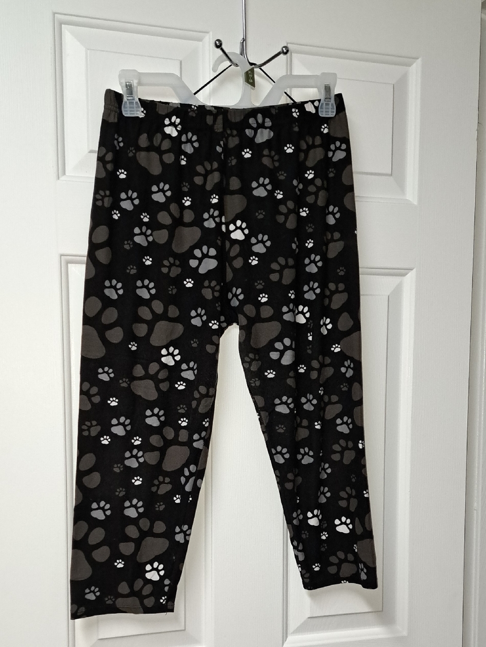 Leggings Depot Black Leggings with Gray and White Paw Print Pattern